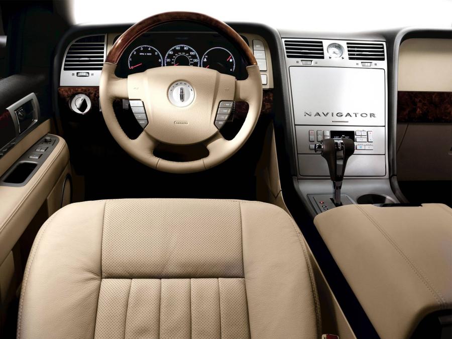  Lincoln Navigator 2002 года  (фото 14 из 16)